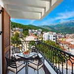 Aria Apartments